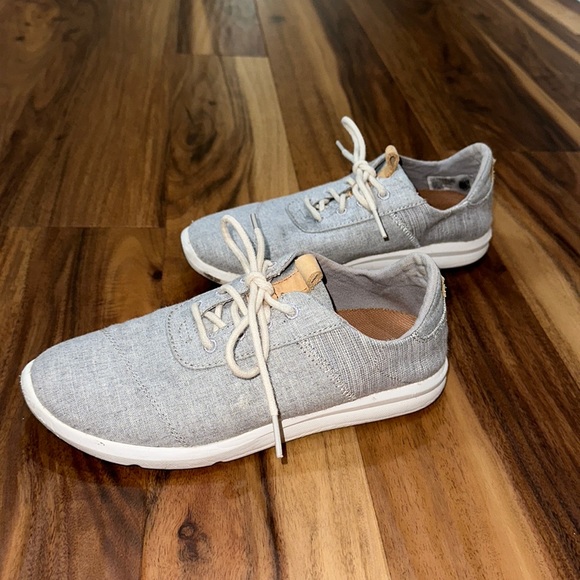 Toms Shoes - TOMS Women’s Sneakers in Gray Size 6.5